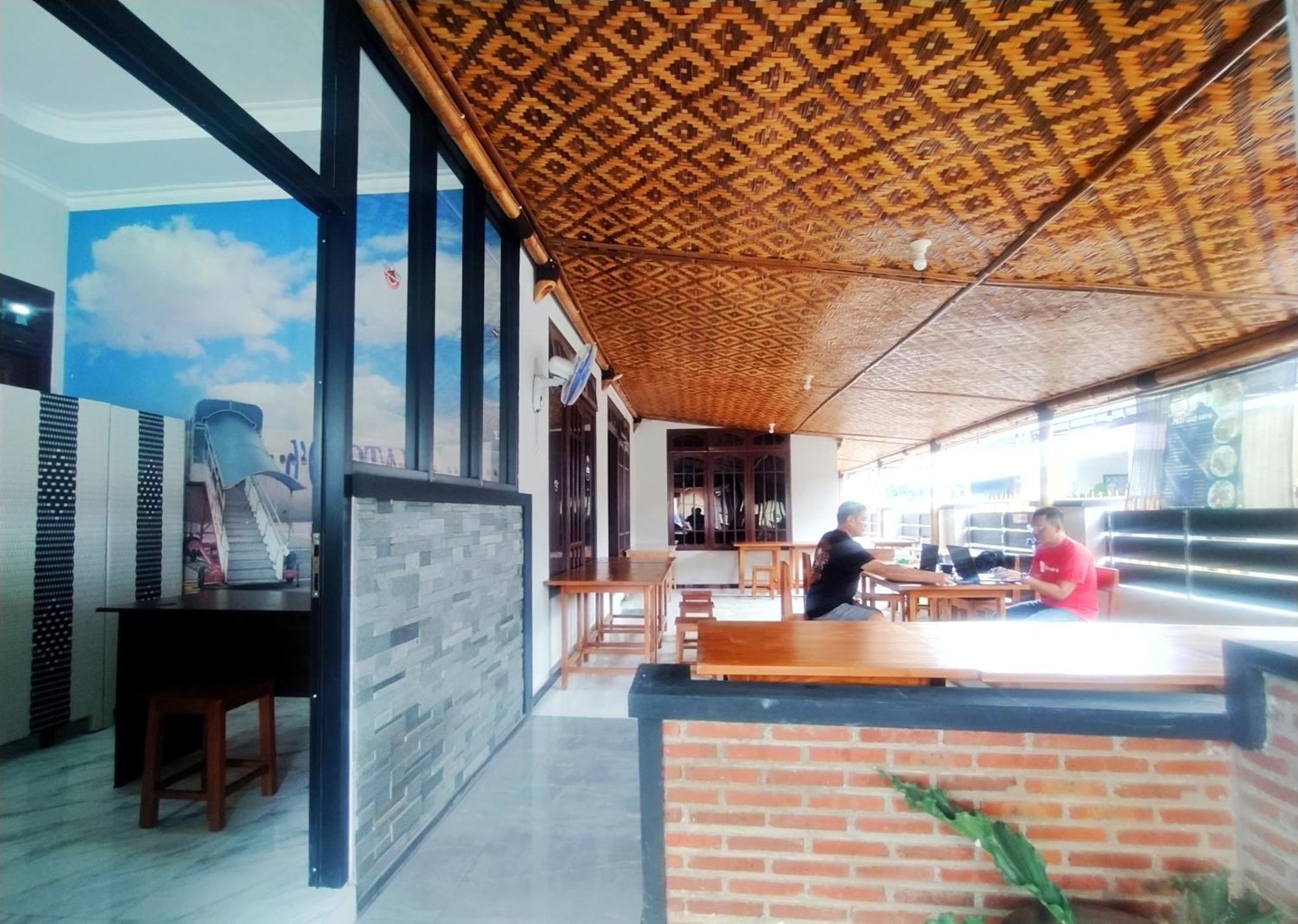 Reddoorz Syariah Near Stasiun Purwokerto Exterior foto